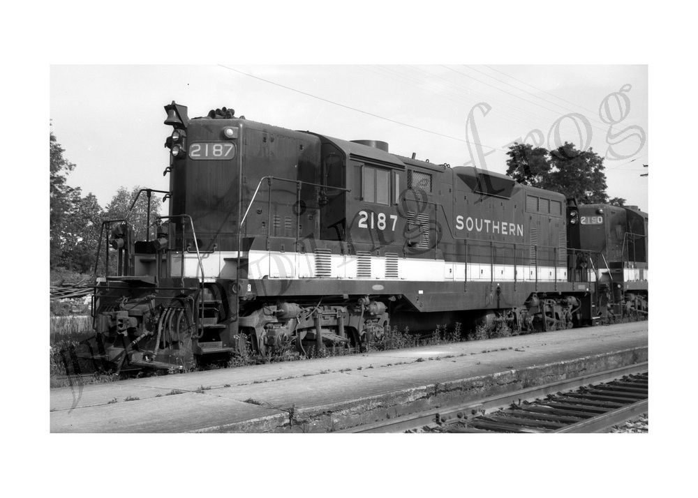 Southern Railway Diesel Locomotive #2187 5x7