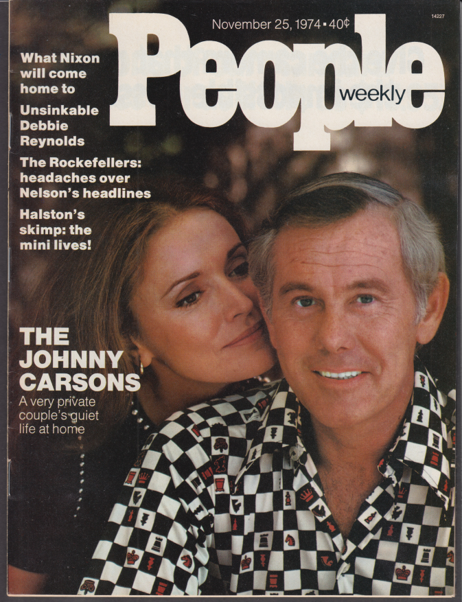 PEOPLE 11/25 1974 Johnny Carson Debbie Reynolds Halston The Rockefellers