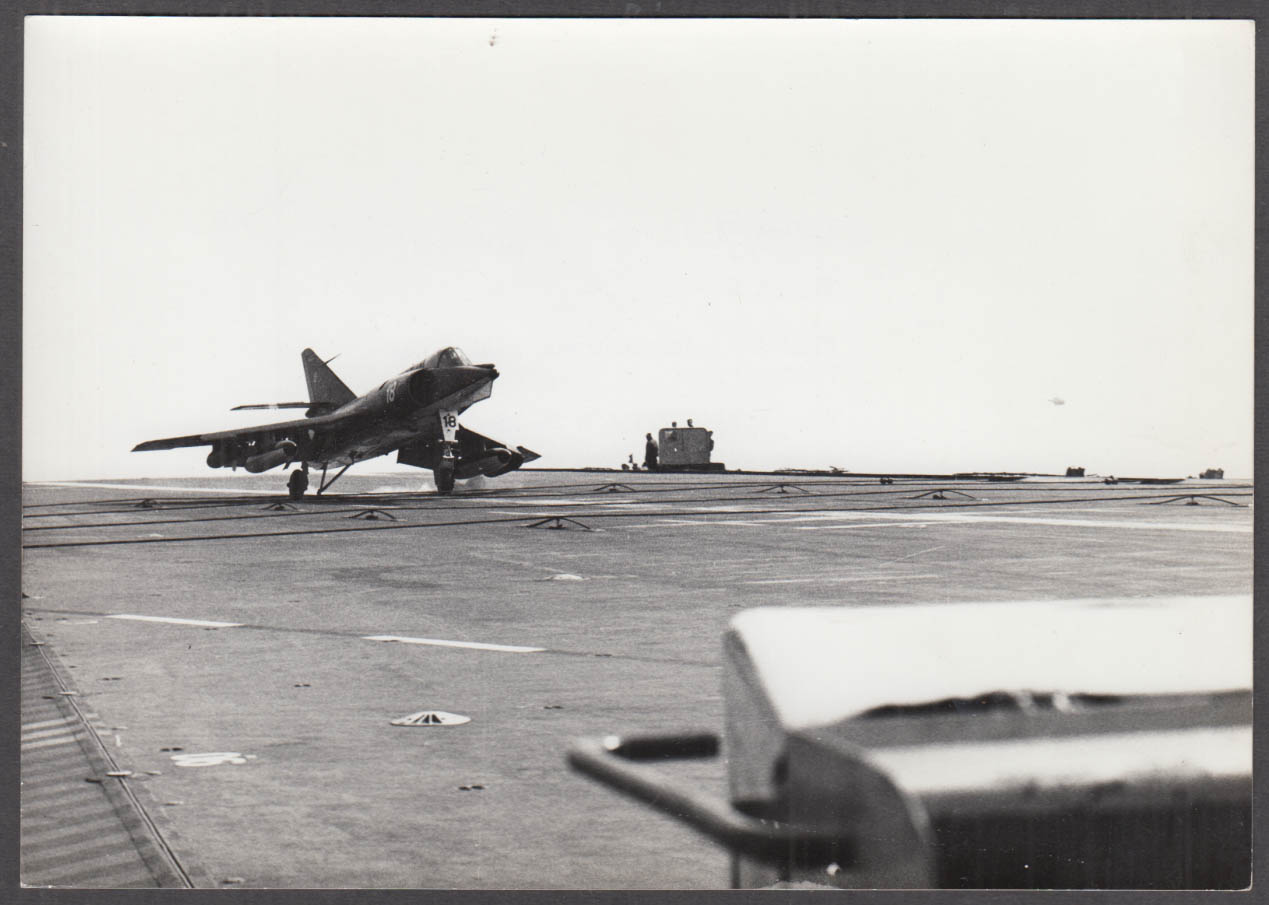 French Navy Dassault Étendard IV lands on carrier Clemenceau photo 1972