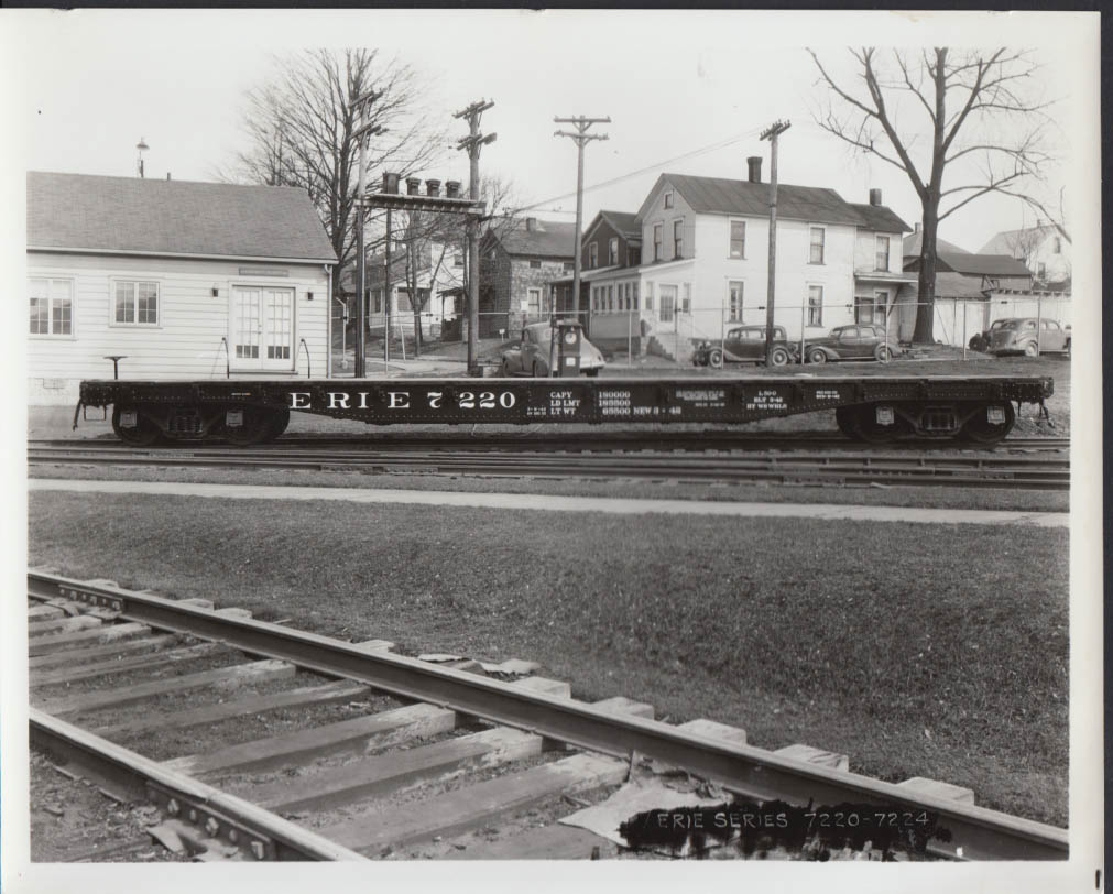 Erie Railroad photo flat car #7220 Built 1942