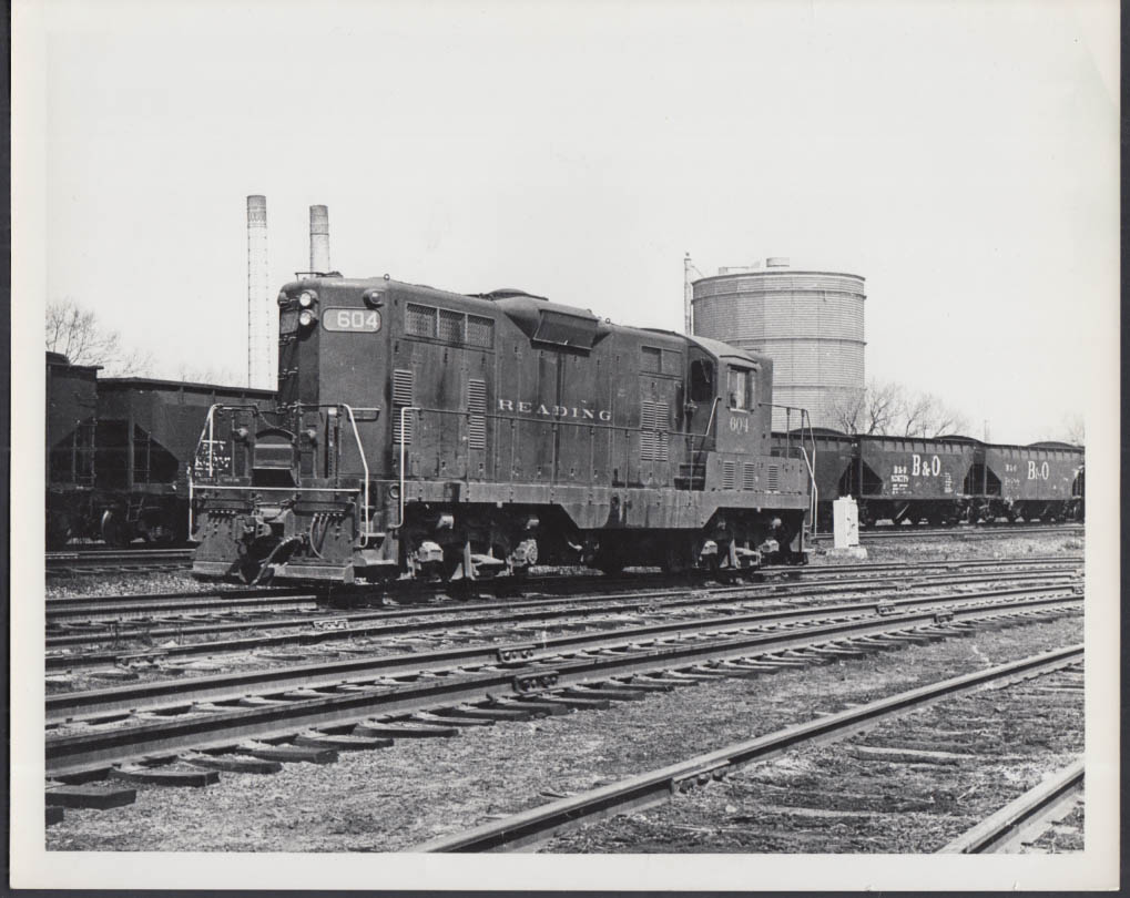 Reading RR EMD GP7 diesel locomotive #604 photo Allentown PA 1965