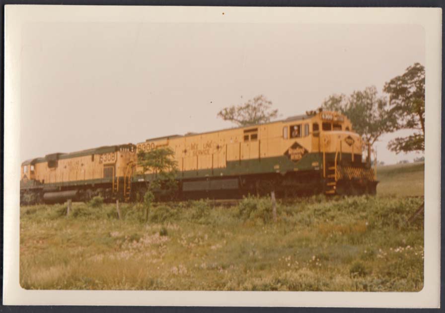 Reading RR Alco C630 diesel locomotive #6300 & GE U30C #5308 color ...