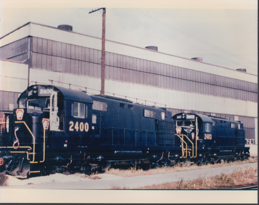 Pennsylvania Railroad color photo: Alco RS27 diesel locomotives #2400 #2403