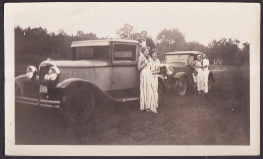 3 young girls 2 young guys 1927 Essex 1928 Chevrolet vernacular snapshot