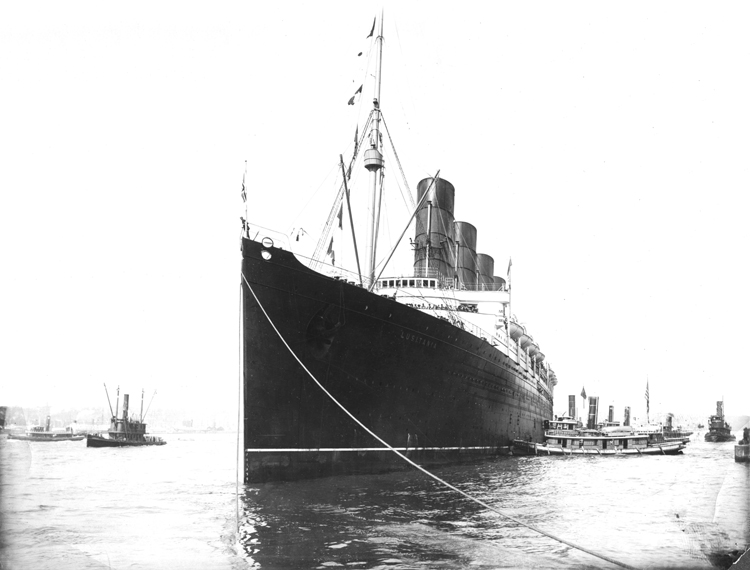 R M S Lusitania Maiden Voyage 1907: Warping In