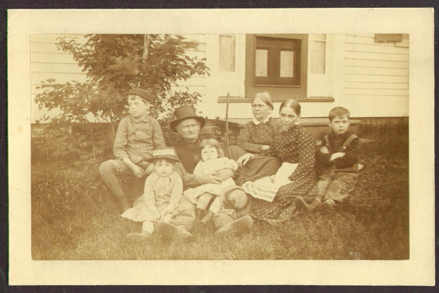 Mr Mrs Wm Metcalf Mary Newell & kids photo 1880s