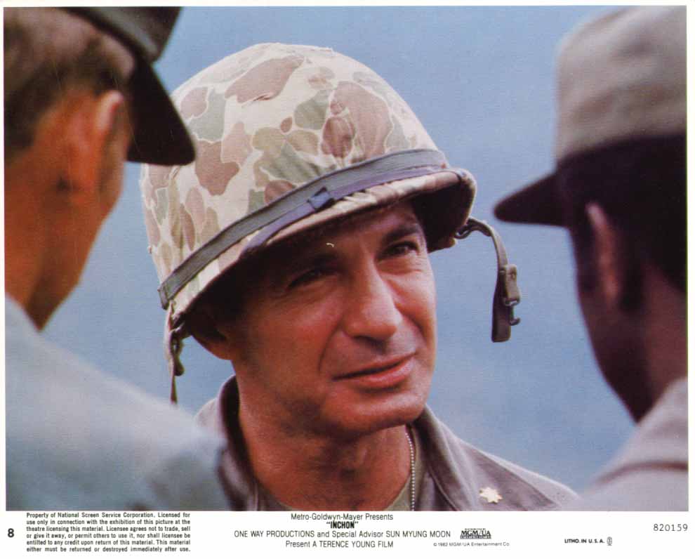 Ben Gazzara in Army helmet Inchon 1982 8x10