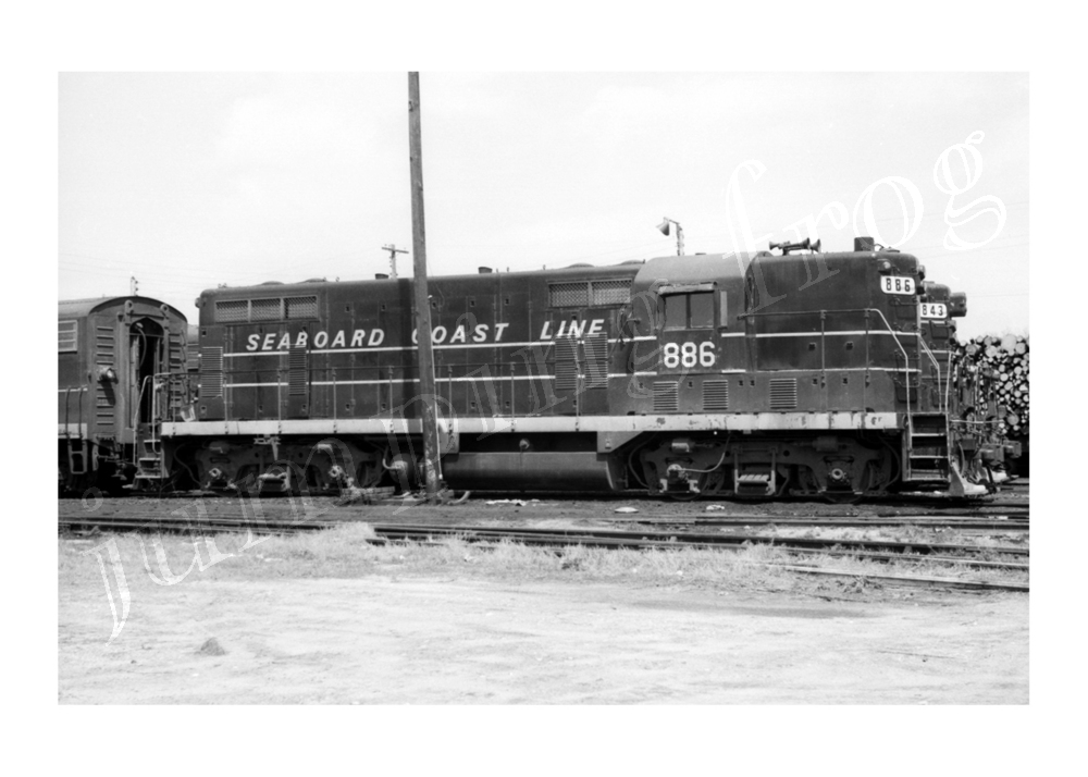 Seaboard Coast Line Railroad diesel locomotive #886 5x7