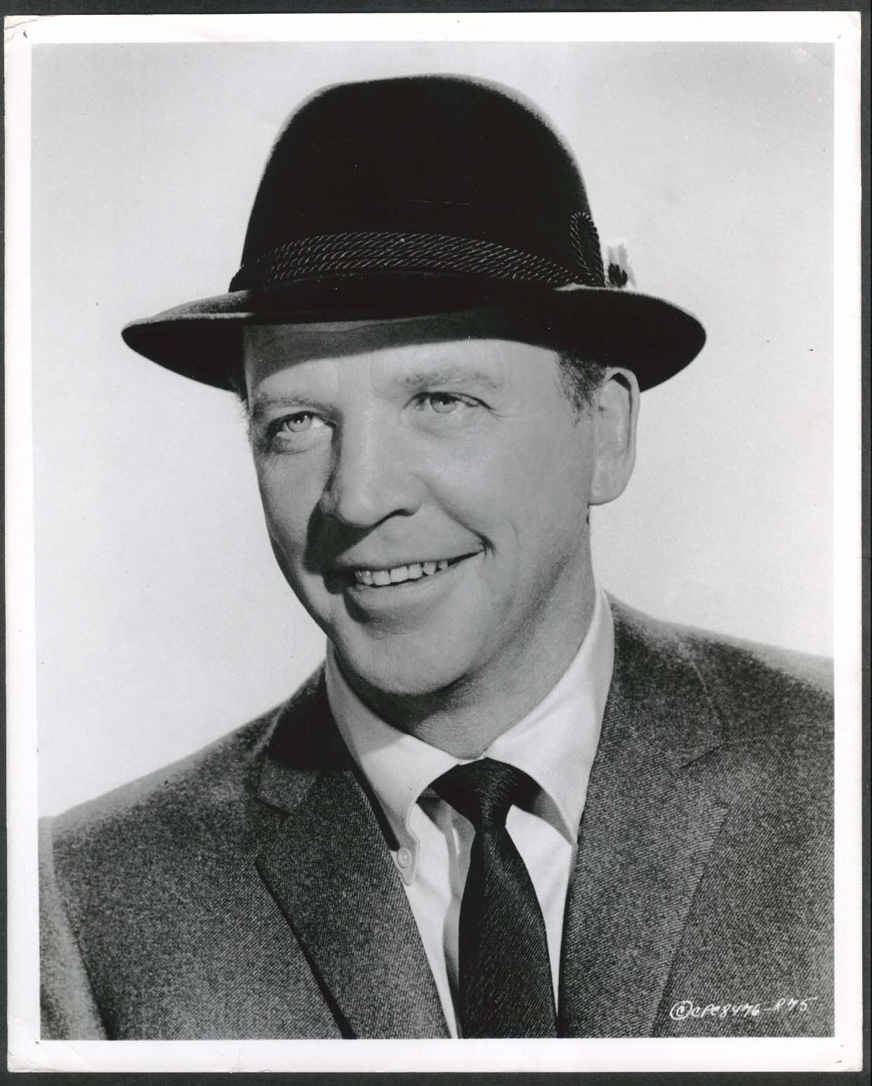 Dan Dailey in hat black & white headshot 8x10 photo 1950s