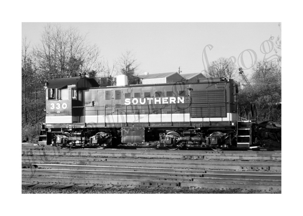 Southern Railway diesel locomotive #330 5x7 #2