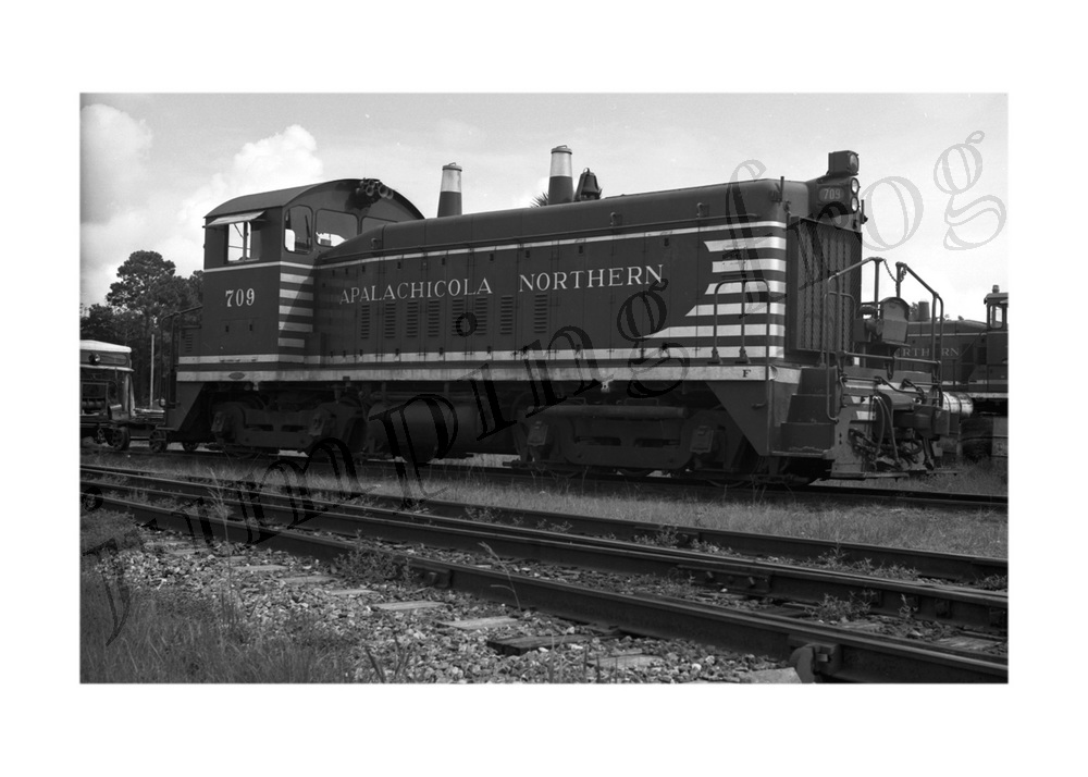 Apalachicola Northern diesel locomotive #709 5x7