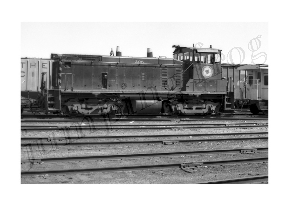 Minnesota Transfer Railway Railroad diesel locomotive #306 5x7 photo