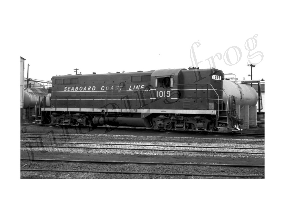 Seaboard Coast Line diesel locomotive #1019 5x7