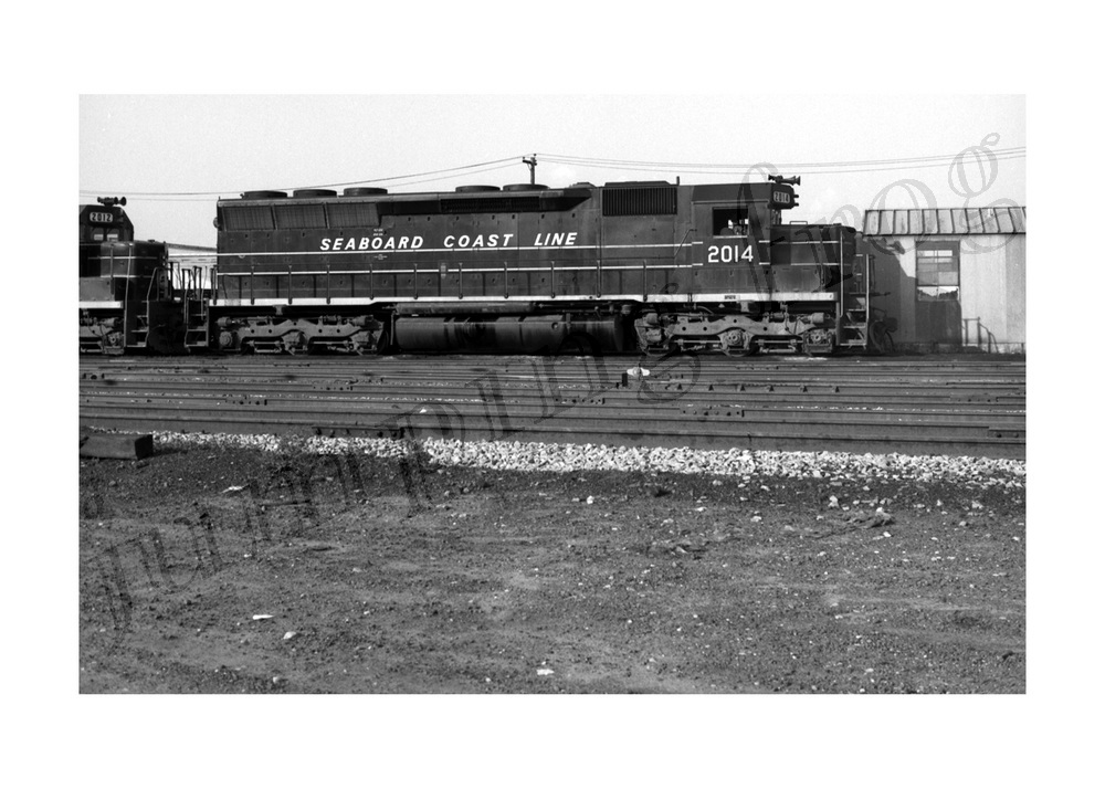 Seaboard Coast Line diesel locomotive #2014 5x7