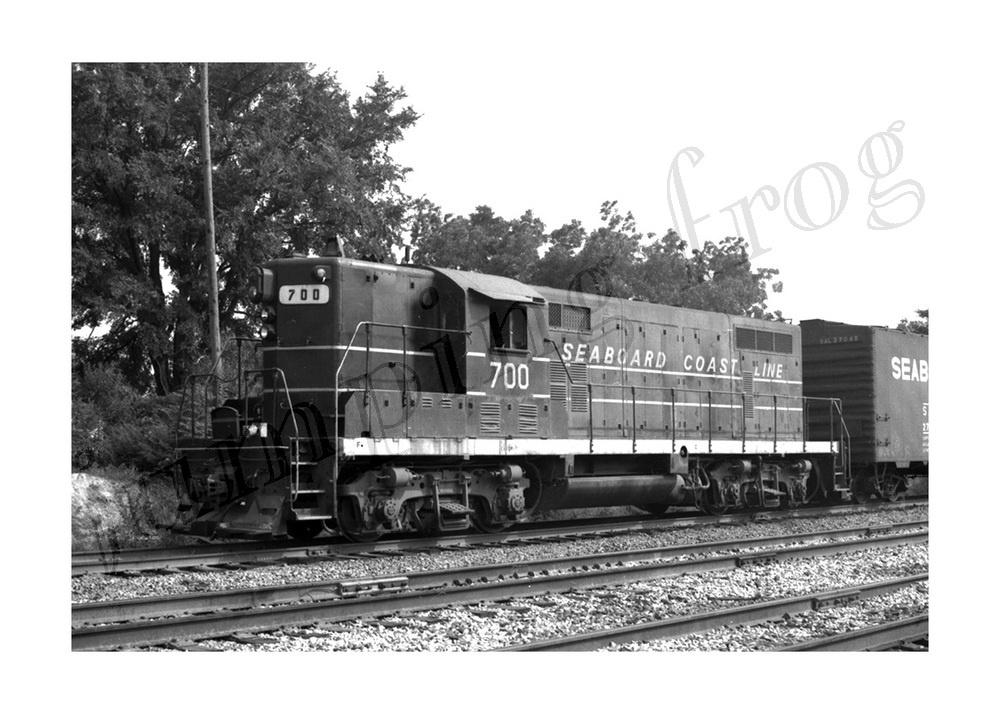 Seaboard Coast Line GP7 diesel locomotive #700 5x7