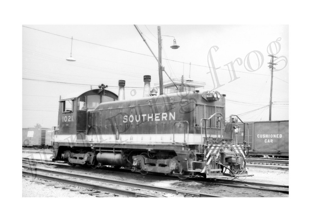 Southern Railway diesel locomotive #1021 5x7